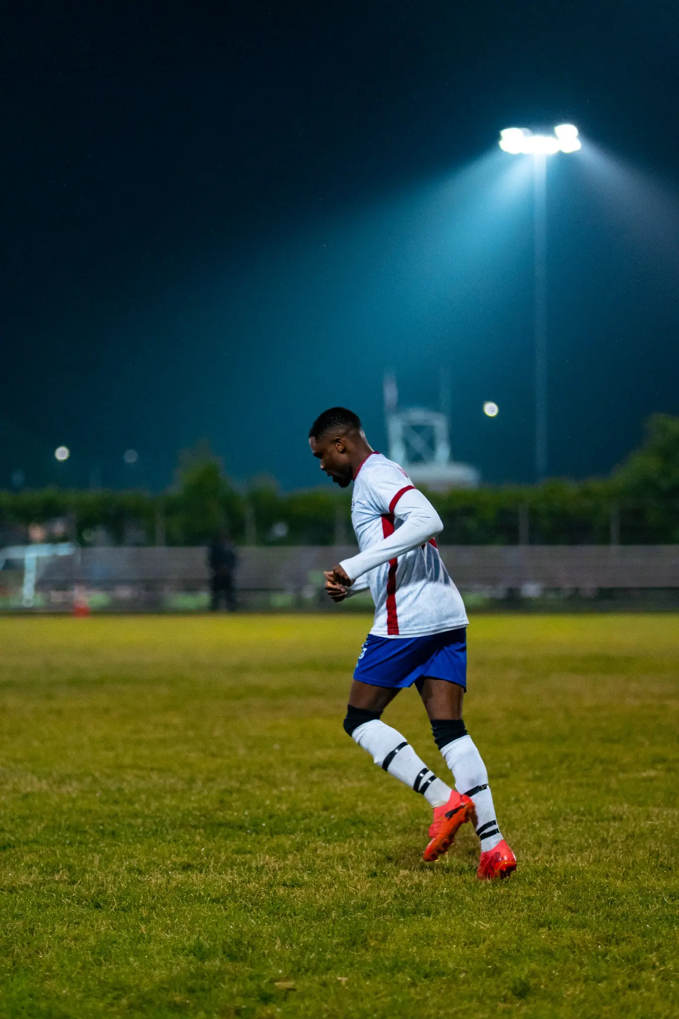 Inter Ottawa competitive player under the floodlights